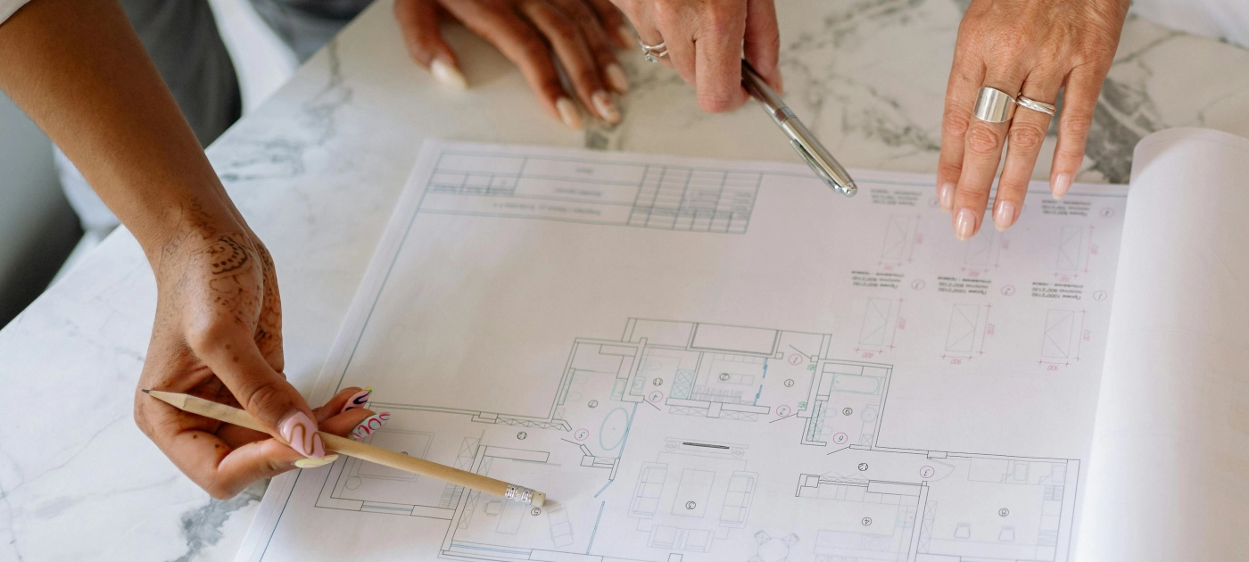 Czy warto zatrudnić architekta wnętrz? Poznaj etapy współpracy i sprawdź, co zyskasz